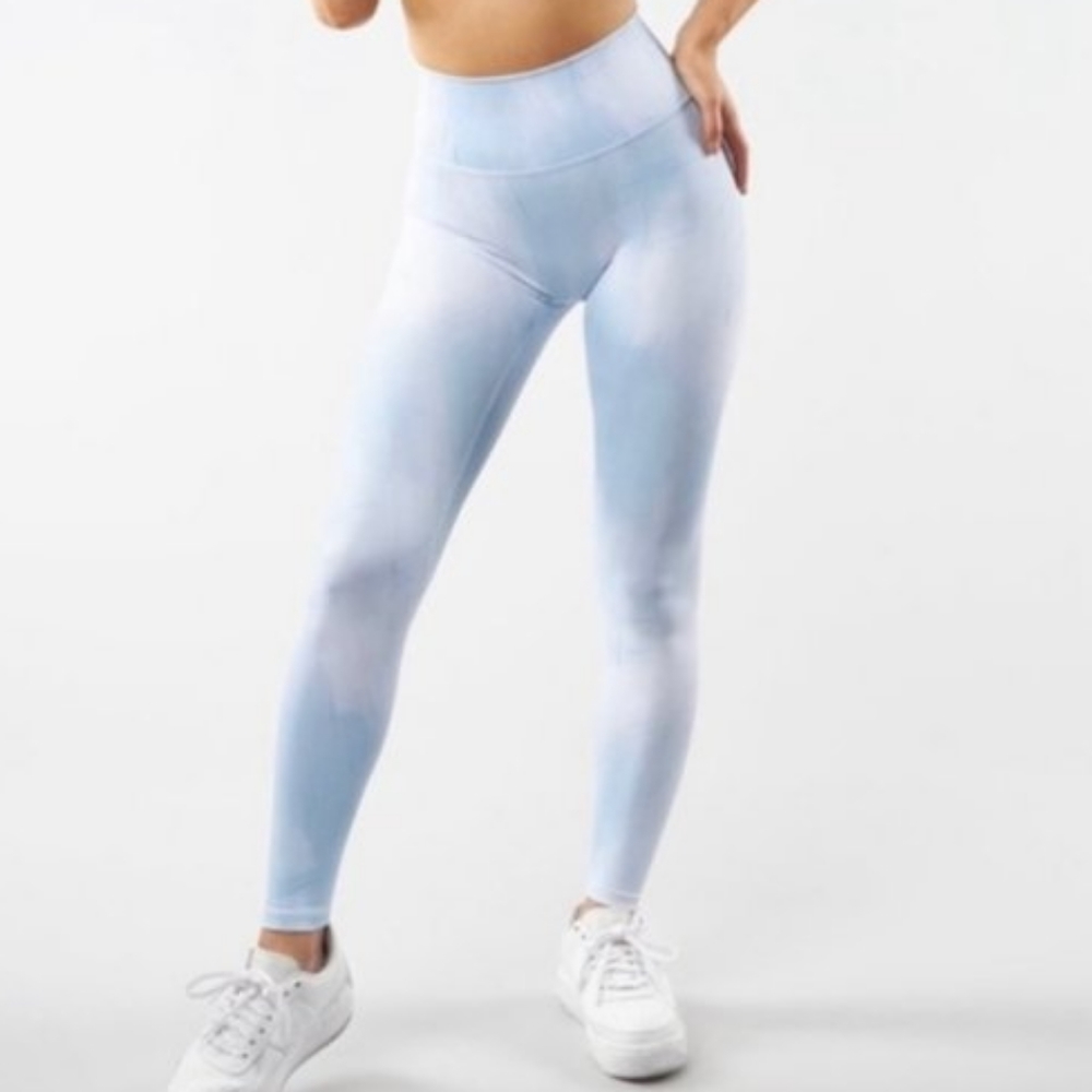 Buff Bunny Motion Legging in Frost Bite Size Large